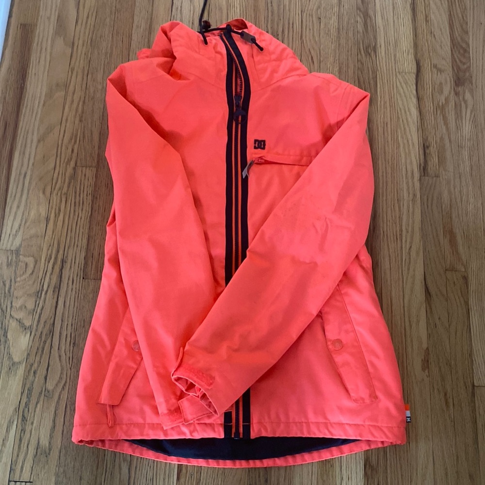 DC women’s snowboarding jacket